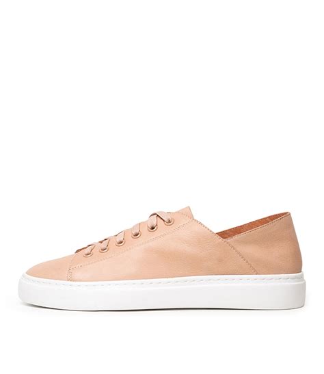 isabella rossi sneakers